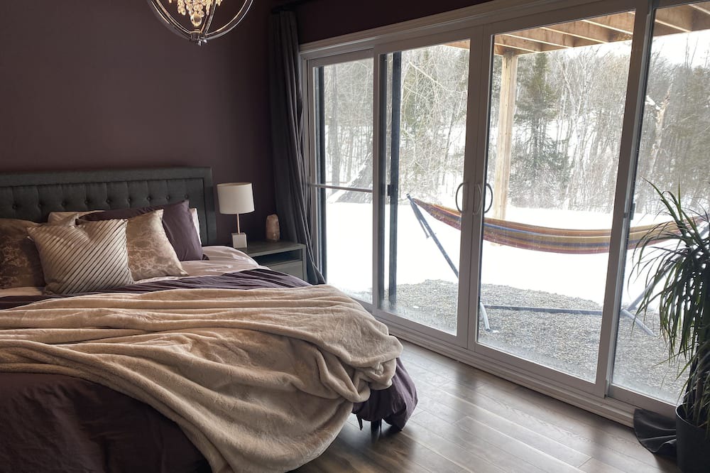 Photo of Bedroom in Val-des-Monts