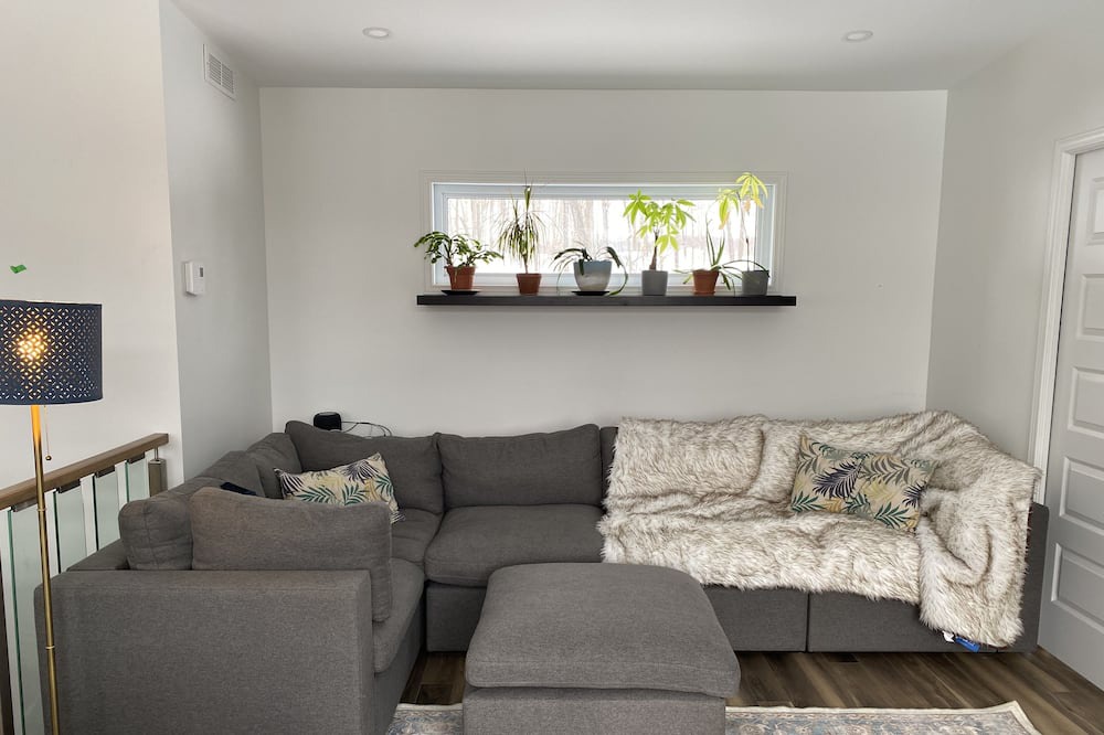 Photo of Livingroom in Val-des-Monts