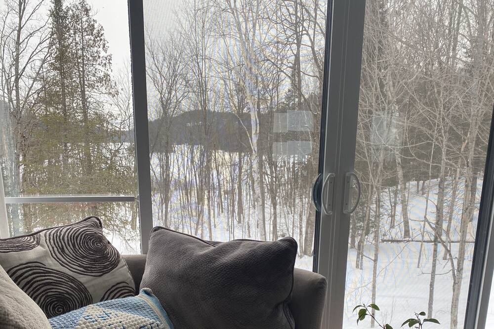 Photo of Livingroom in Val-des-Monts