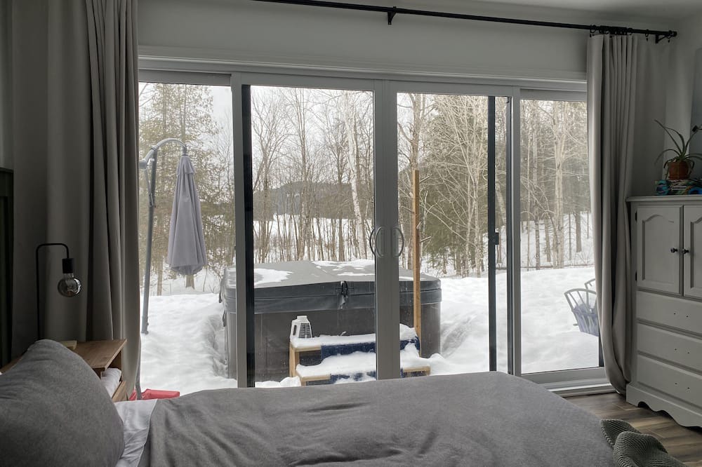 Photo of Bedroom in Val-des-Monts