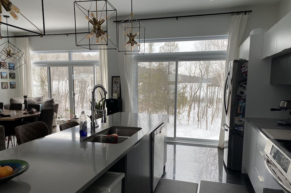 Photo of Kitchen in Val-des-Monts