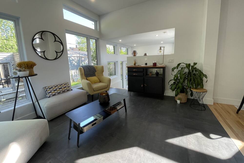 Photo of Livingroom in Pointe-de-Sainte-Foy