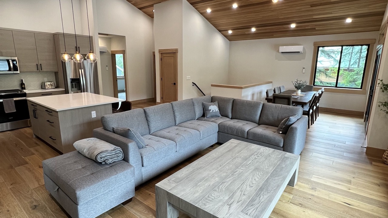 Photo of Livingroom in Hyak