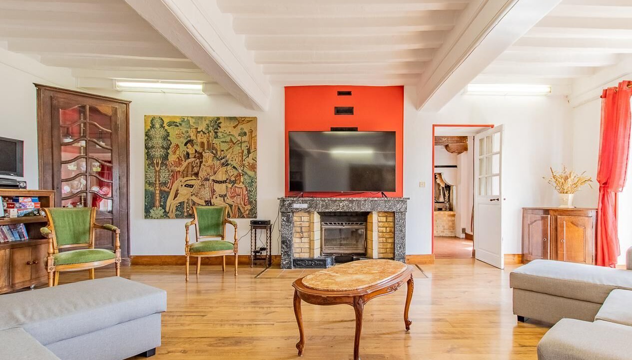 Photo of Others in Uxeau