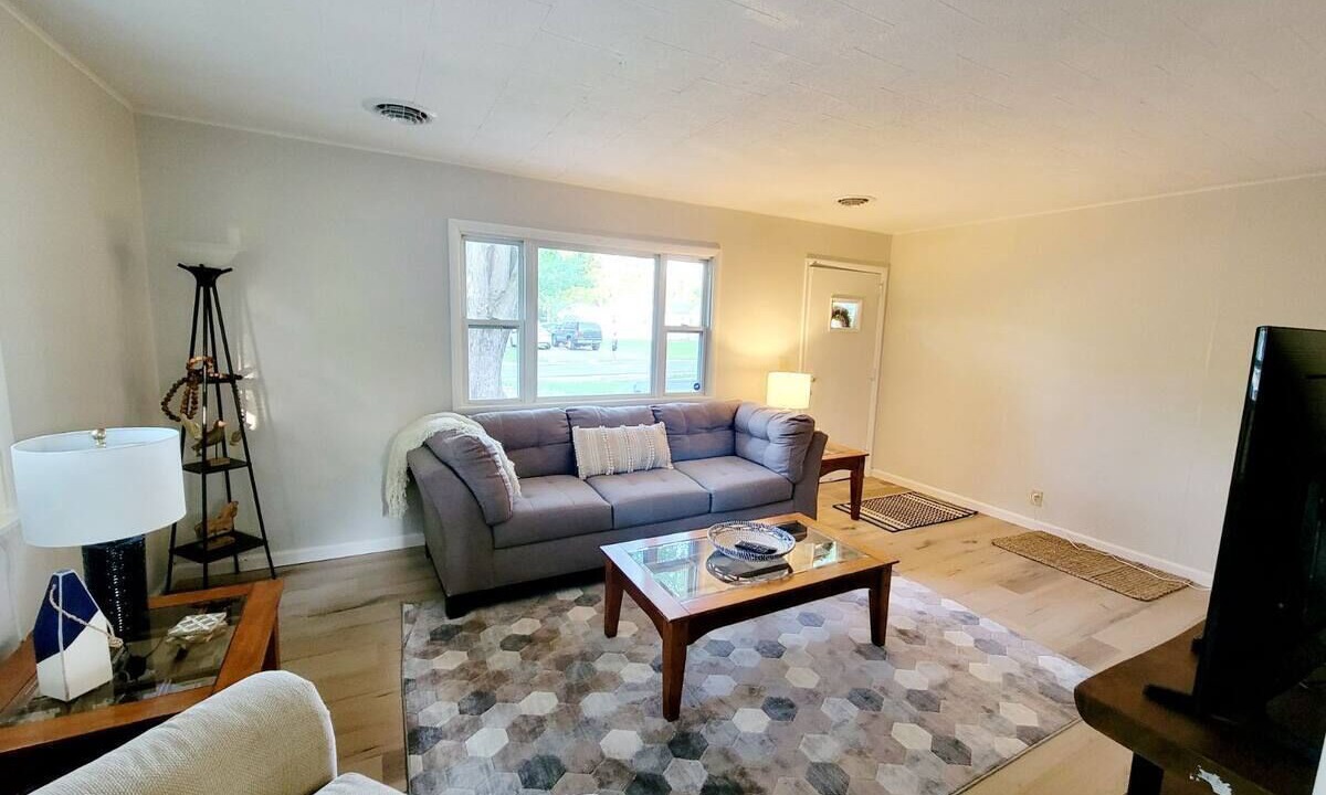 Photo of Livingroom in Seneca Falls