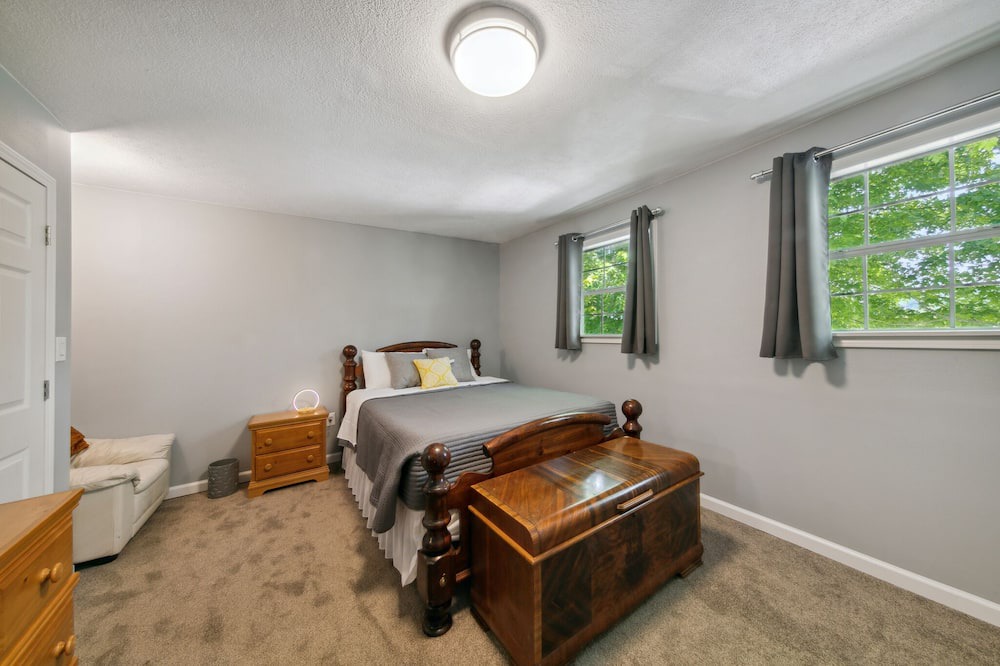 Photo of Bedroom in Kenova