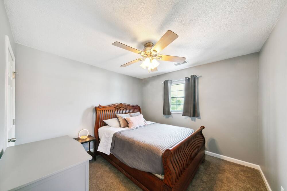 Photo of Bedroom in Kenova