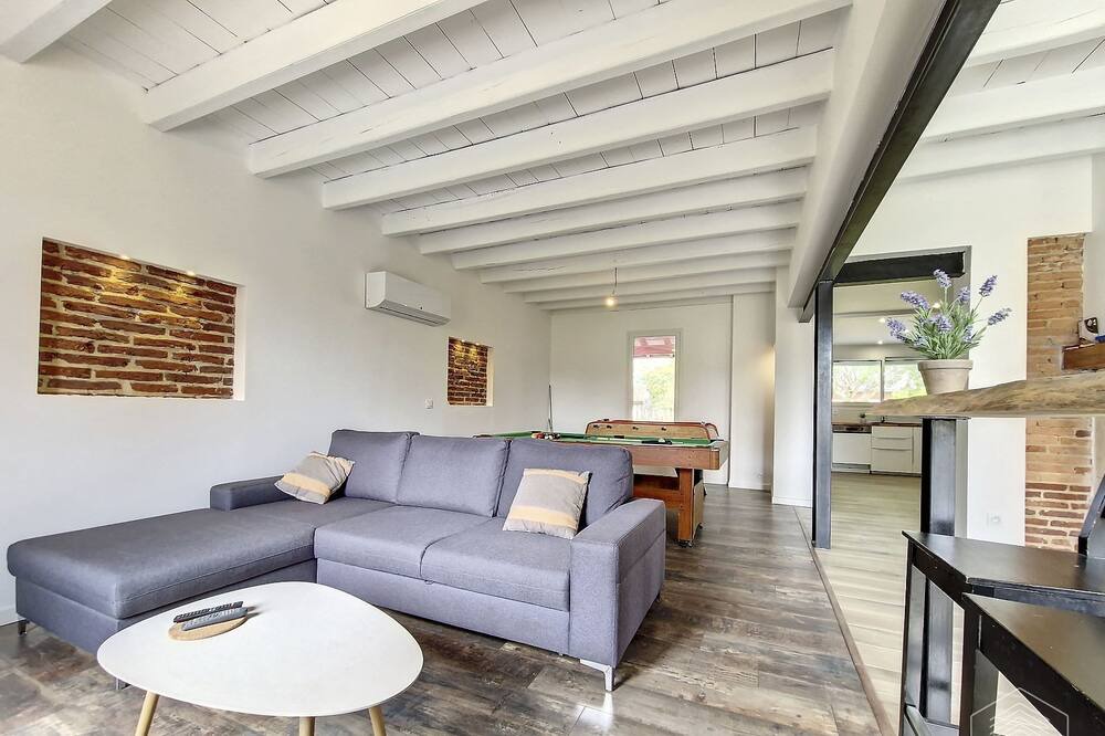 Photo of Livingroom in Sainte-Eulalie-en-Born