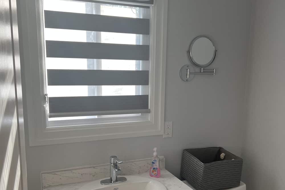 Photo of Bathroom in Boblo Island