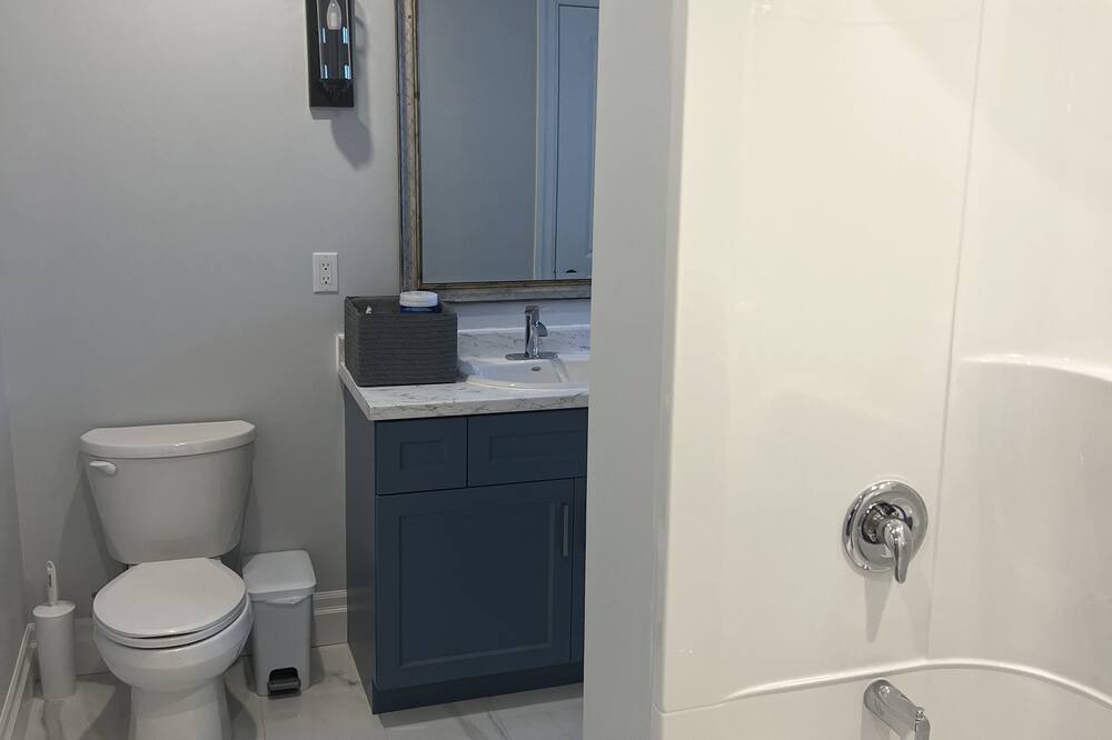 Photo of Bathroom in Boblo Island