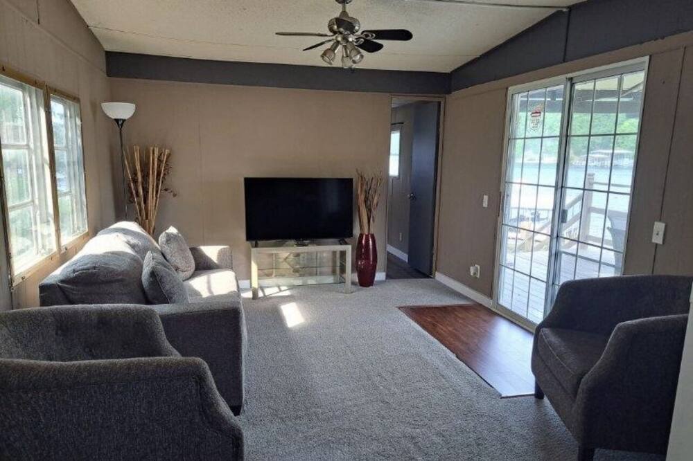 Photo of Livingroom in Camdenton