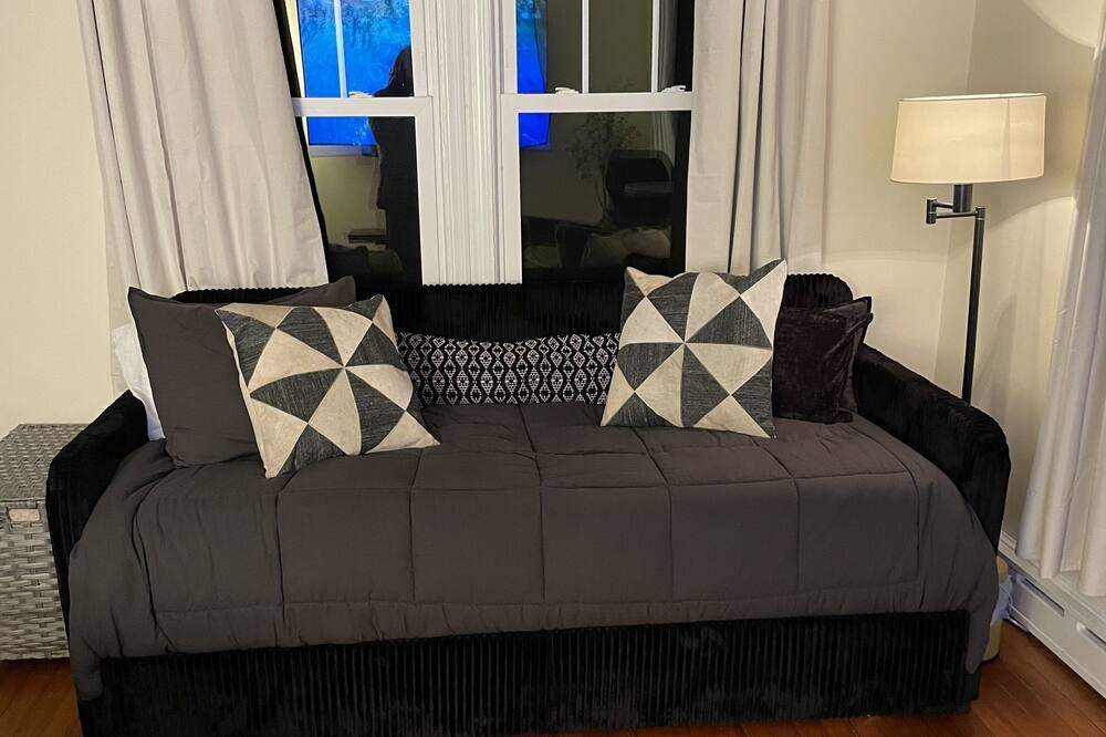 Photo of Livingroom in Westhampton