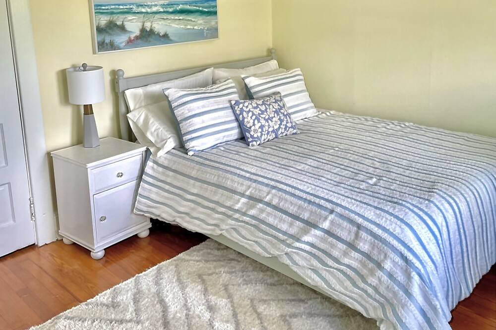 Photo of Bedroom in Westhampton