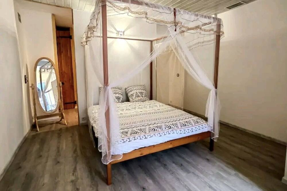 Photo of Bedroom in Fontjoncouse