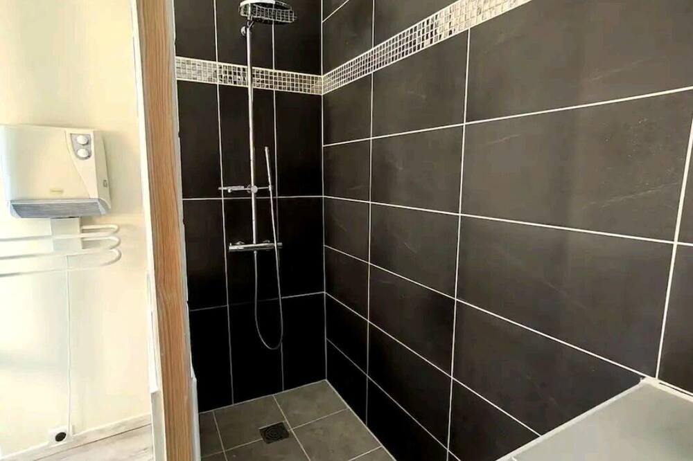 Photo of Bathroom in Fontjoncouse