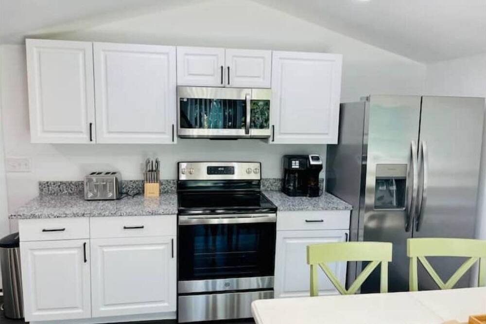 Photo of Kitchen in Weeki Wachee Gardens