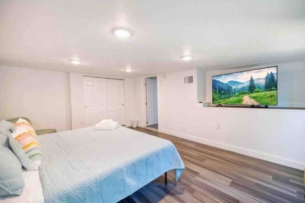 Photo of Bedroom in Weeki Wachee Gardens