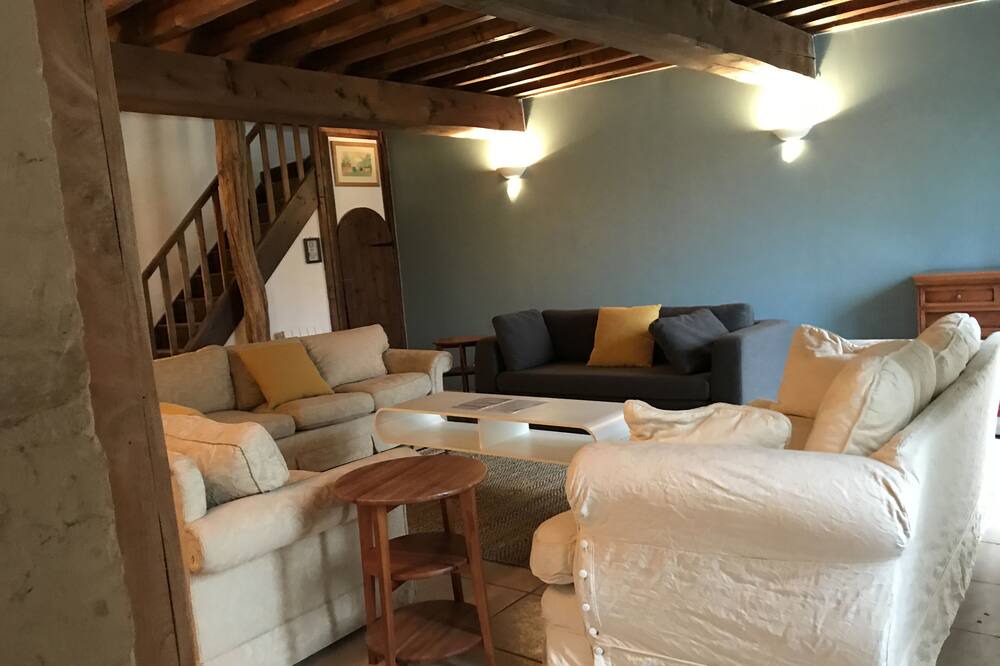 Photo of Livingroom in Duil-sur-le-Mignon