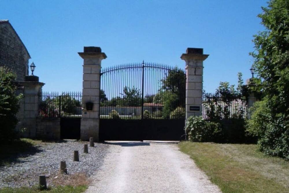Photo of Outdoor in Duil-sur-le-Mignon