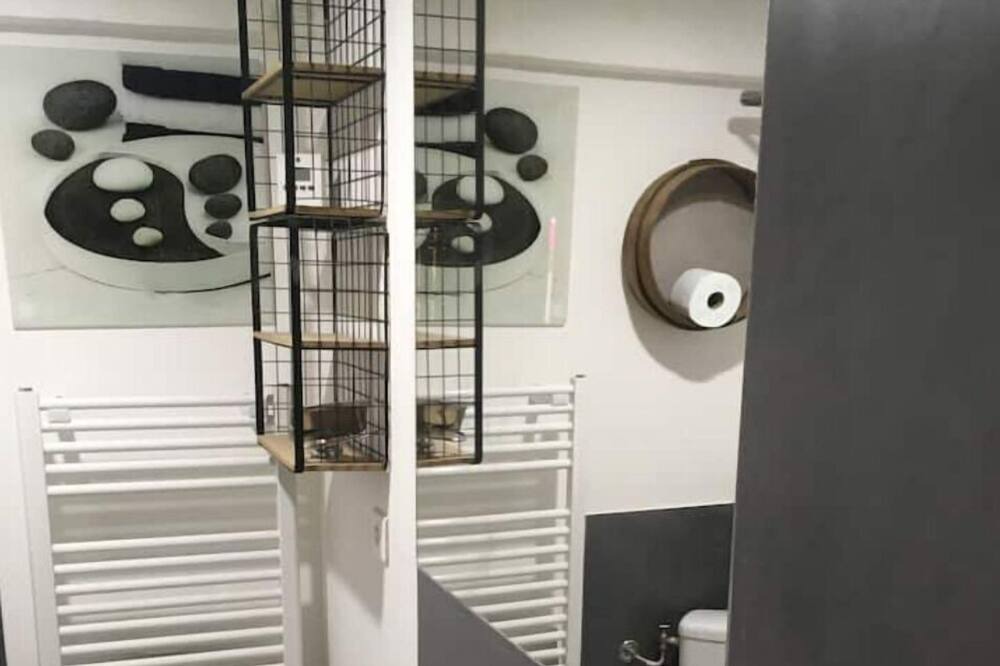 Photo of Bathroom in Louhans