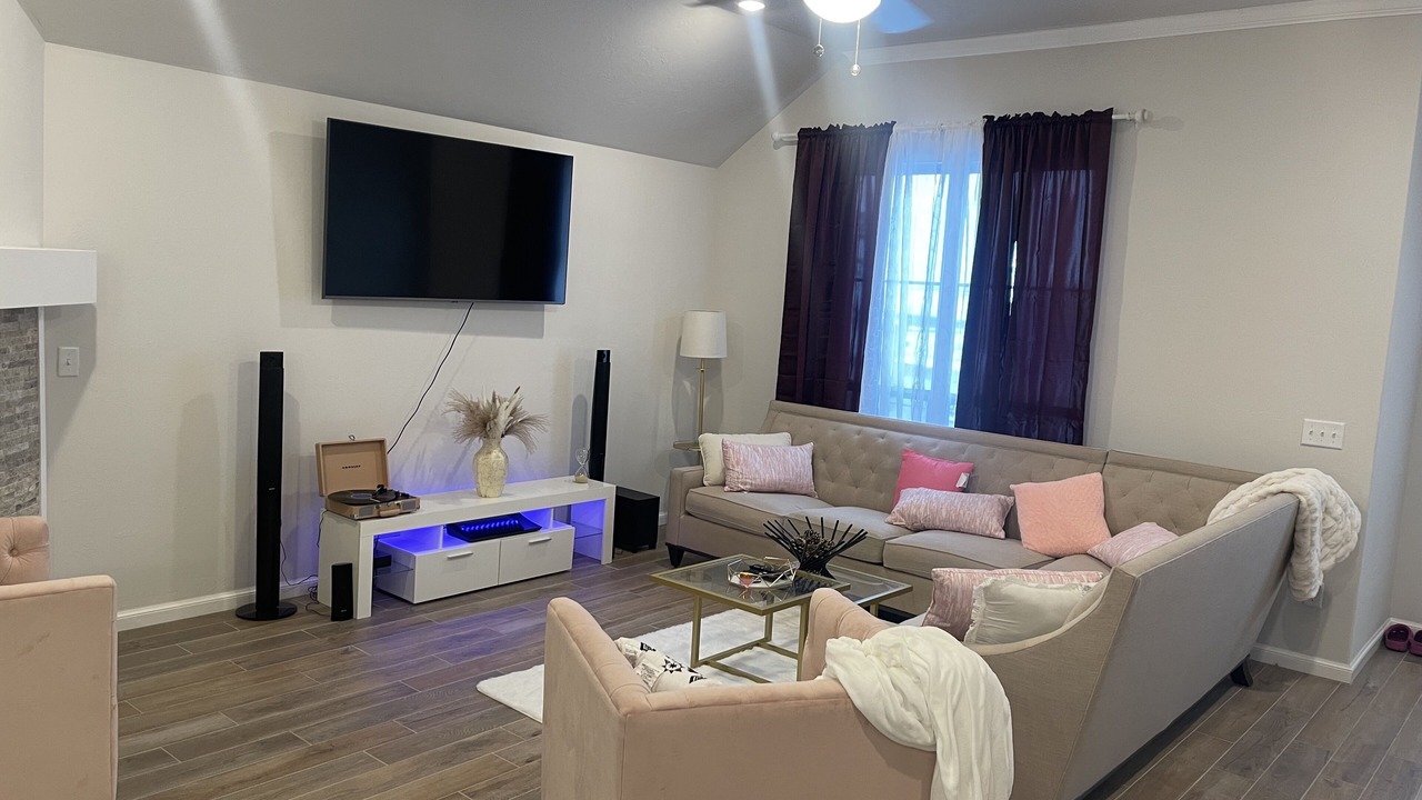 Photo of Livingroom in Edmond