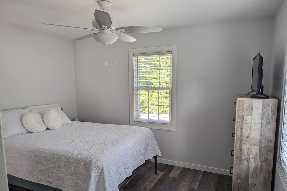 Photo of Bedroom in Dutton