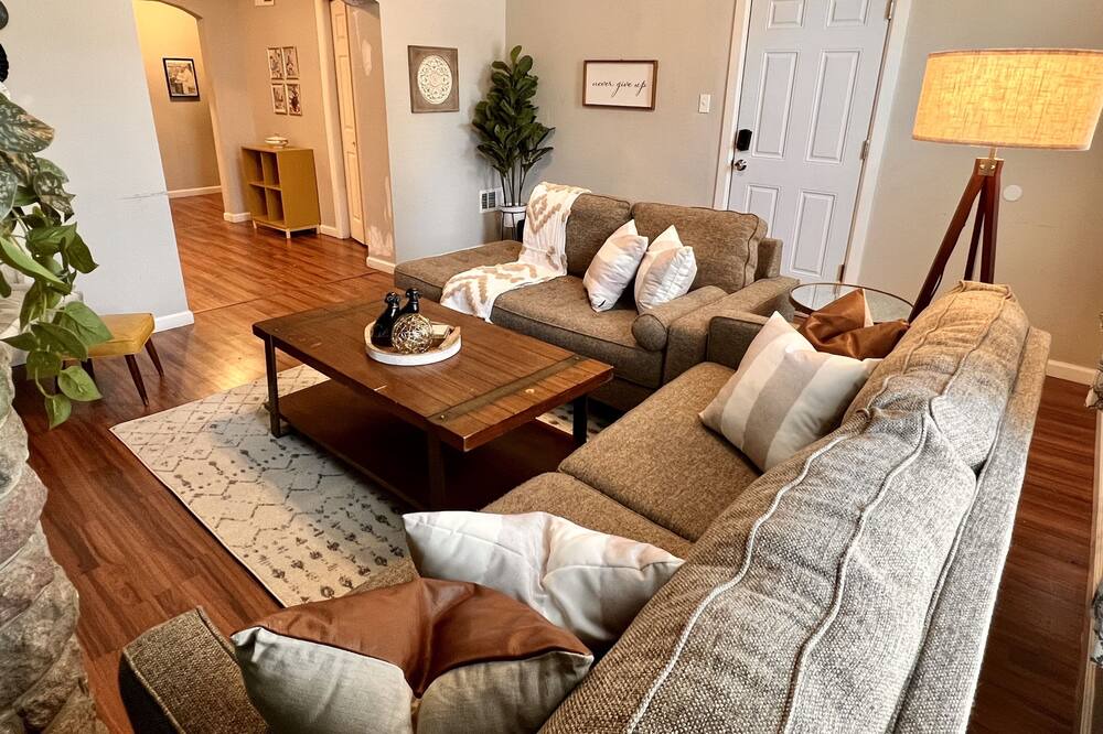 Photo of Livingroom in Tower Grove East
