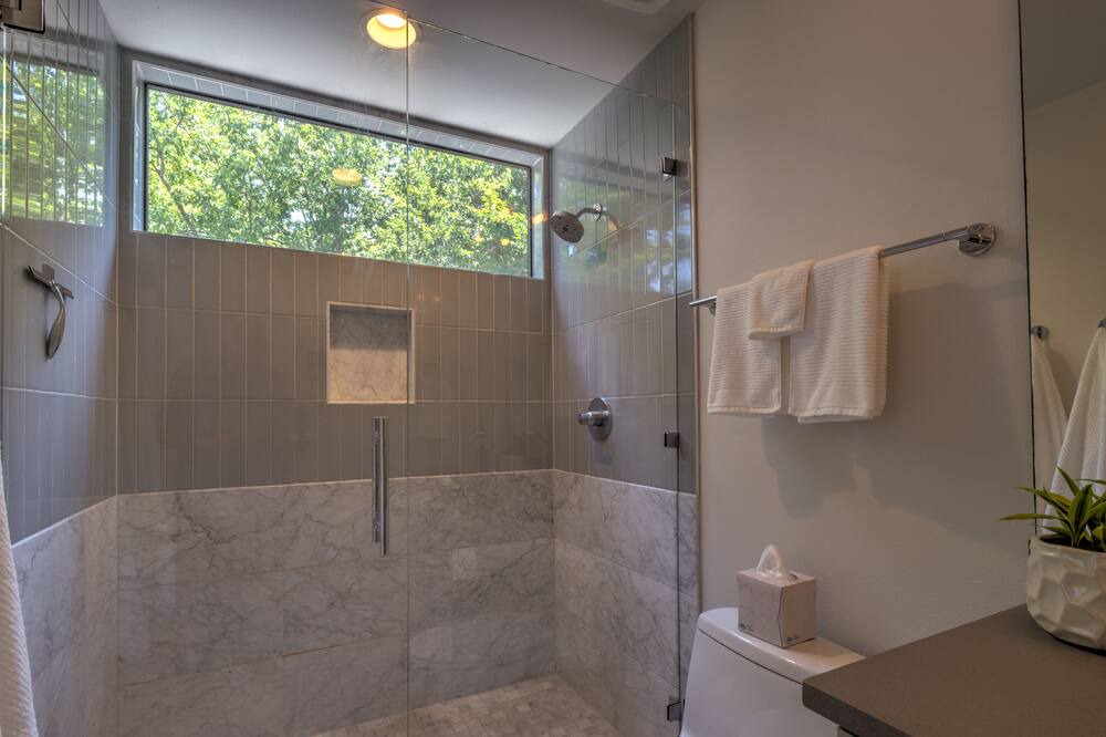 Photo of Bathroom in Brentwood