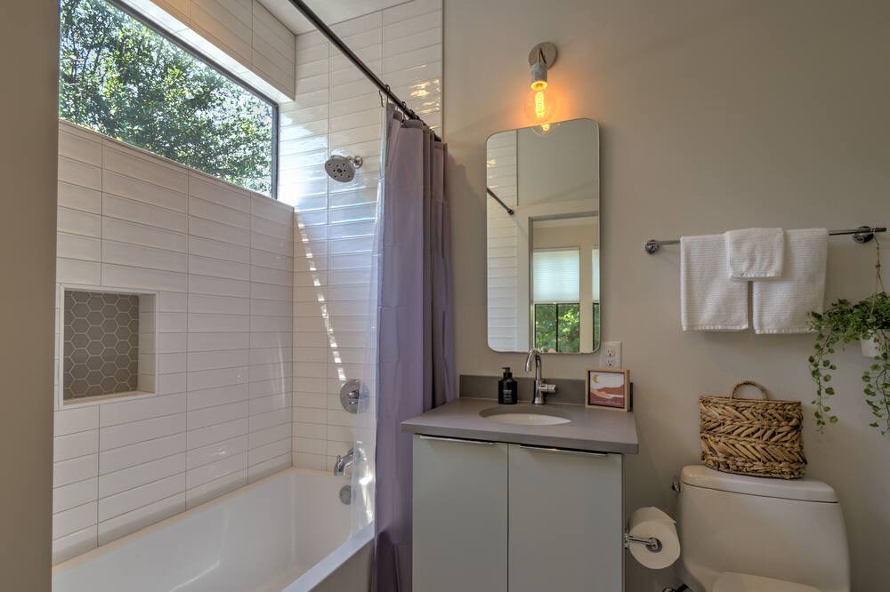 Photo of Bathroom in Brentwood