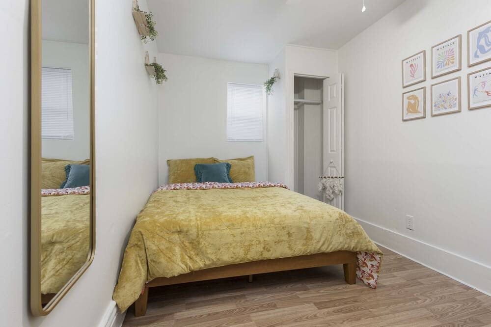 Photo of Bedroom in Smoketown Jackson