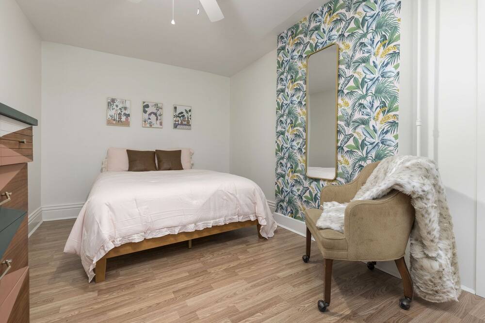 Photo of Bedroom in Smoketown Jackson