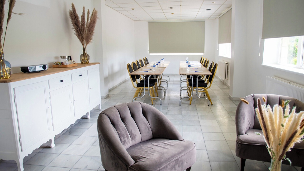 Photo of Others in Albert