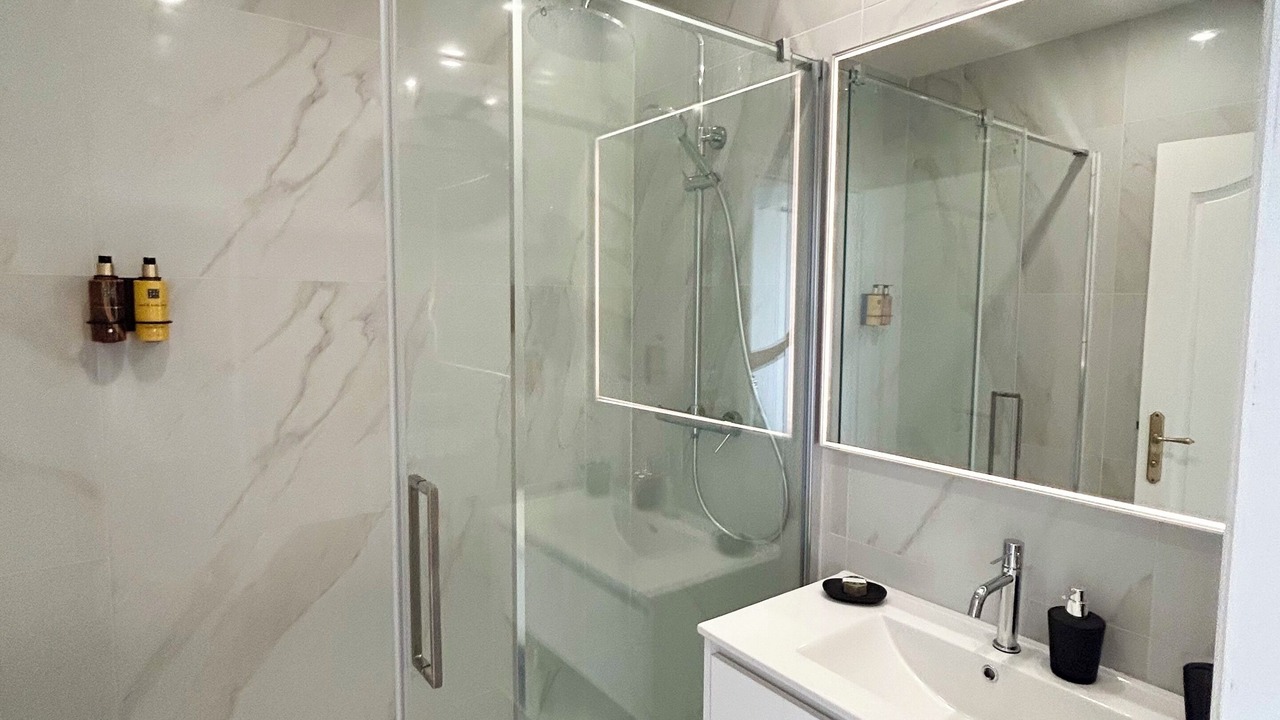 Photo of Others in Albert