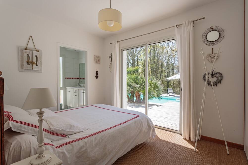 Photo of Bedroom in Arbonne