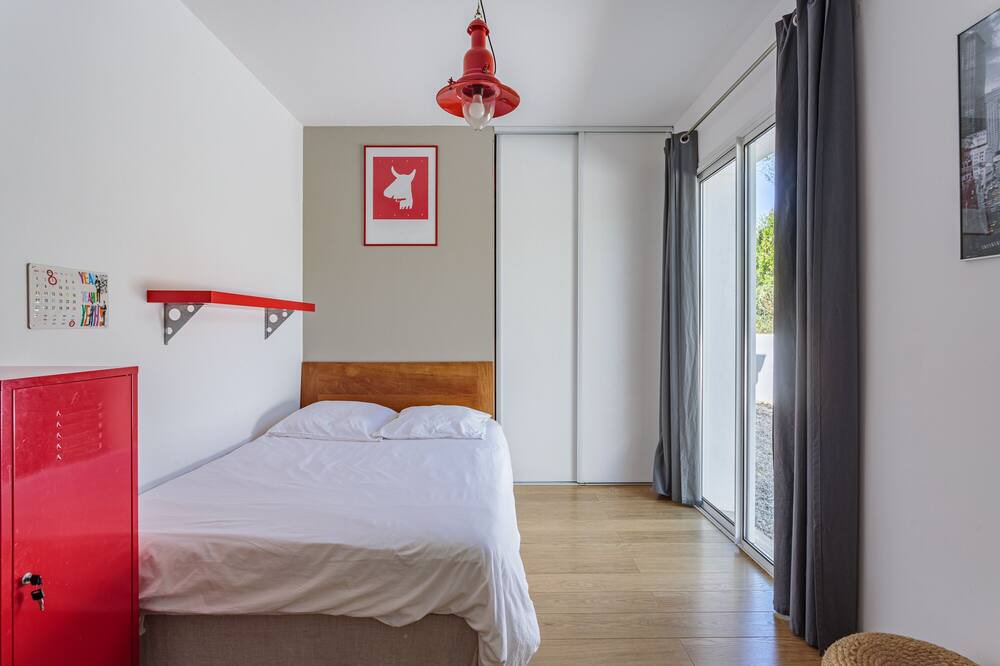 Photo of Bedroom in Arbonne