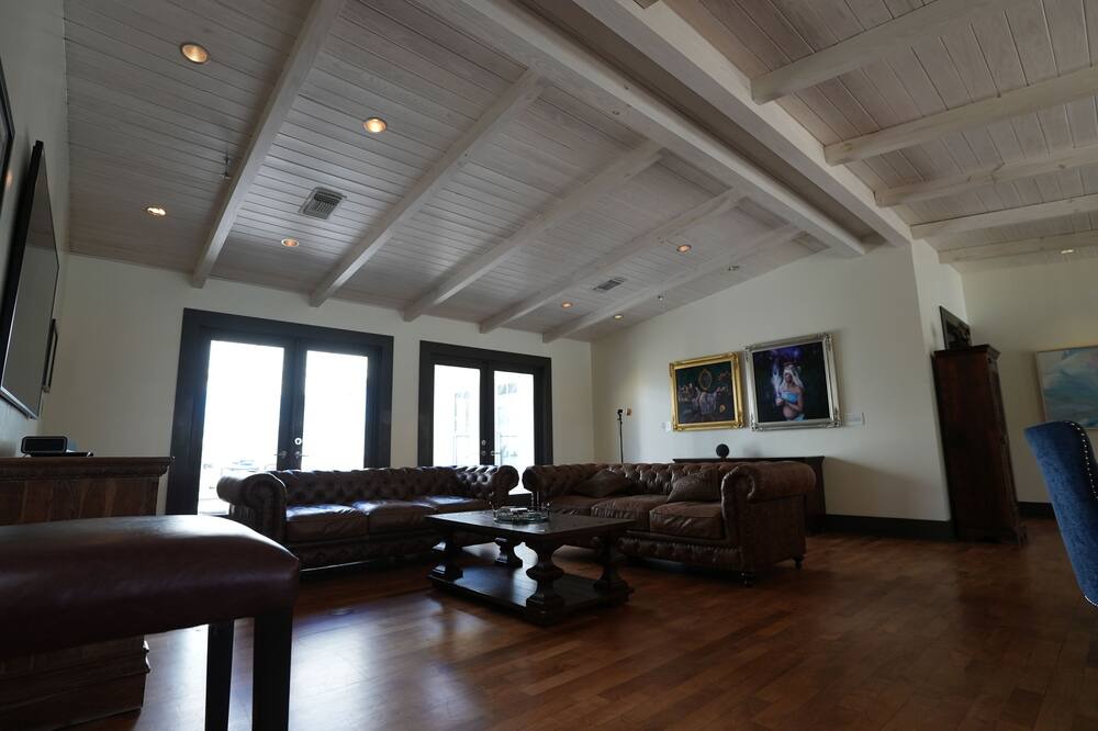 Photo of Livingroom in Lakeway
