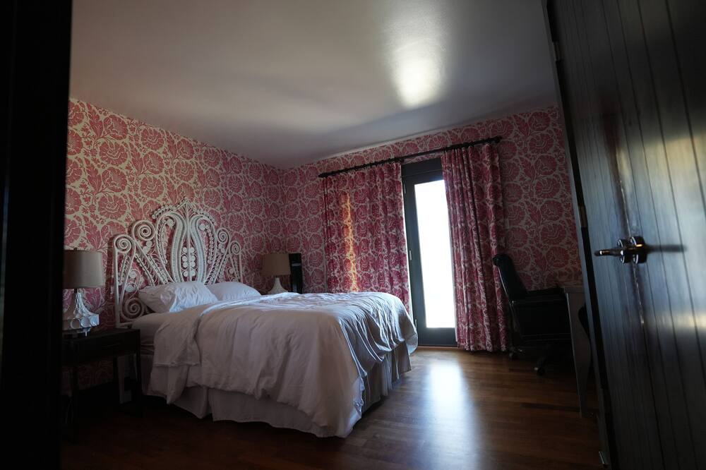Photo of Bedroom in Lakeway