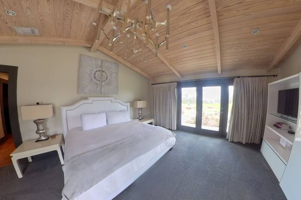 Photo of Bedroom in Lakeway