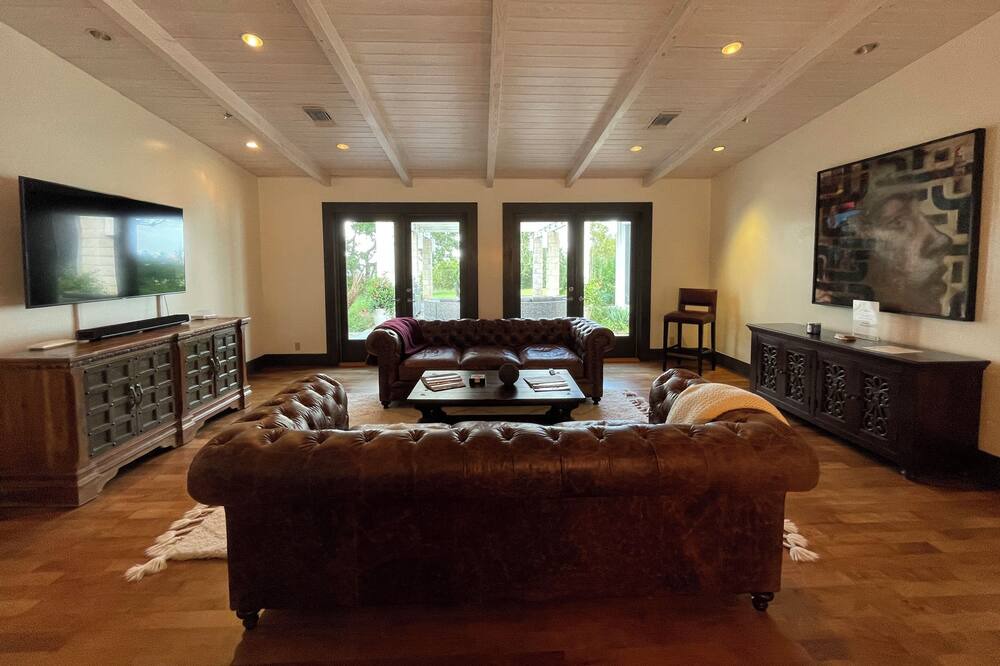 Photo of Livingroom in Lakeway