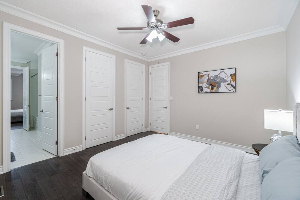 Photo of Bedroom in Halton Regional Municipality