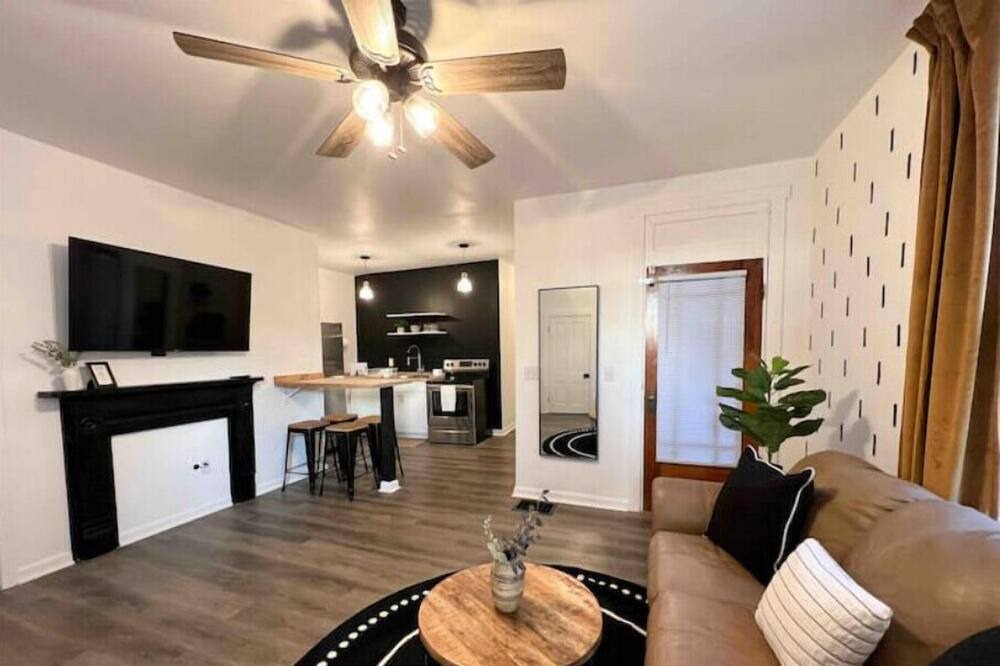 Photo of Livingroom in Madison