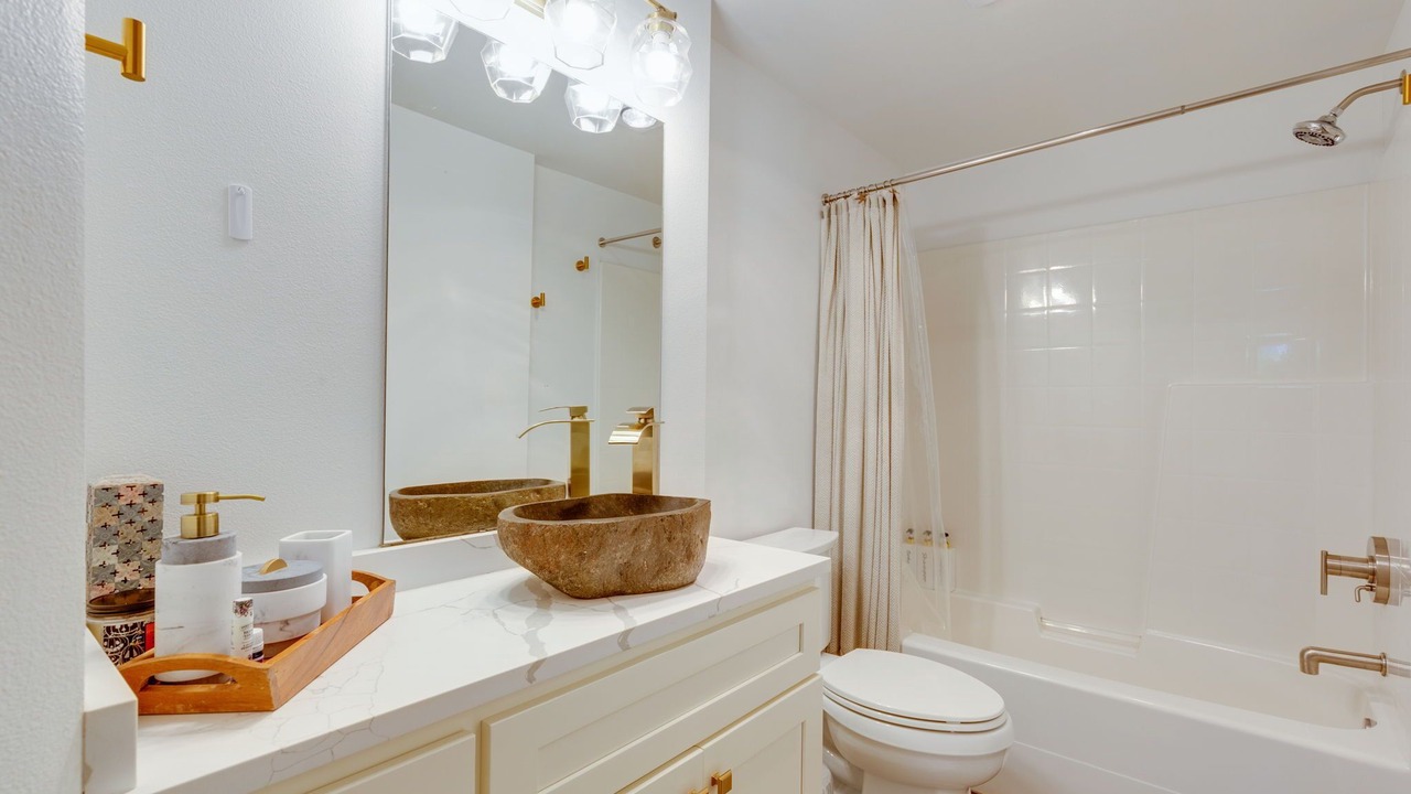 Photo of Others in Eastlake