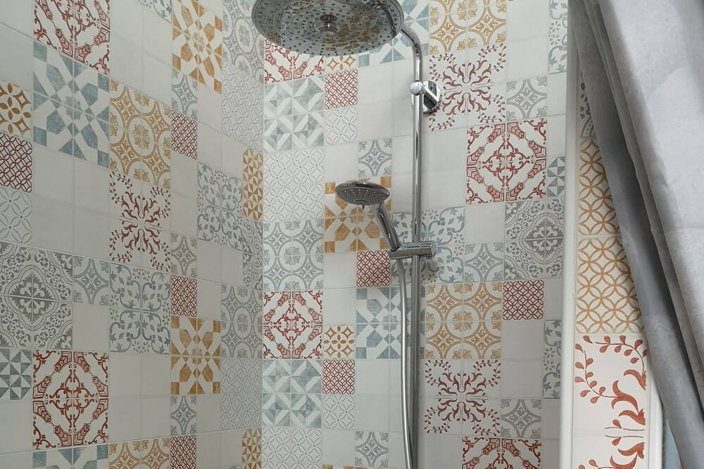 Photo of Bathroom in Lanouee