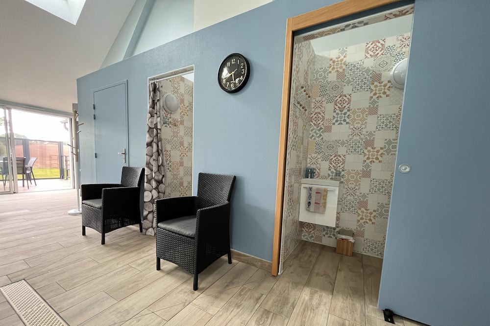 Photo of Others in Lanouee