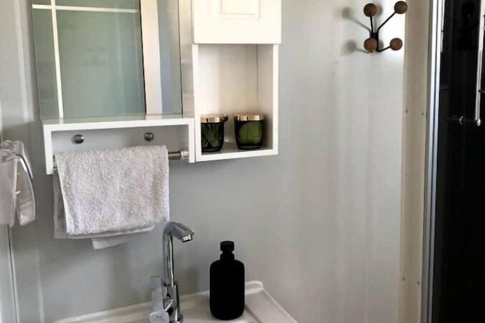 Photo of Bathroom in Longlands