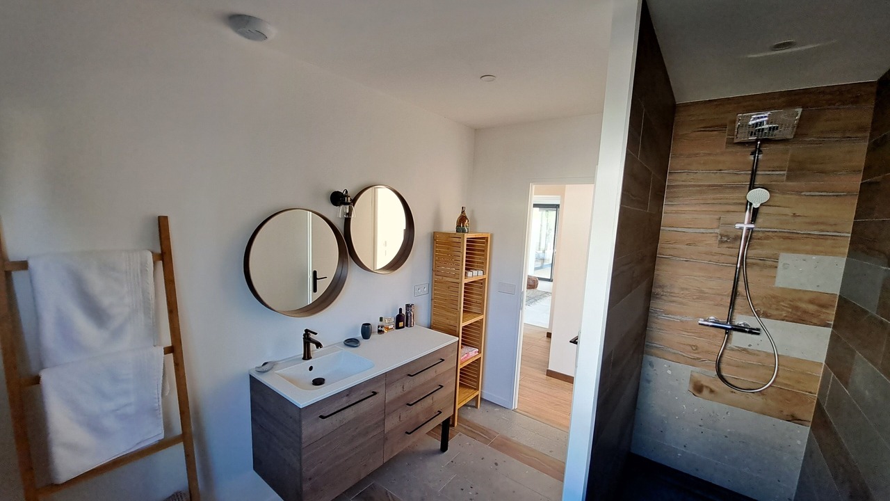 Photo of Bathroom in Lansargues