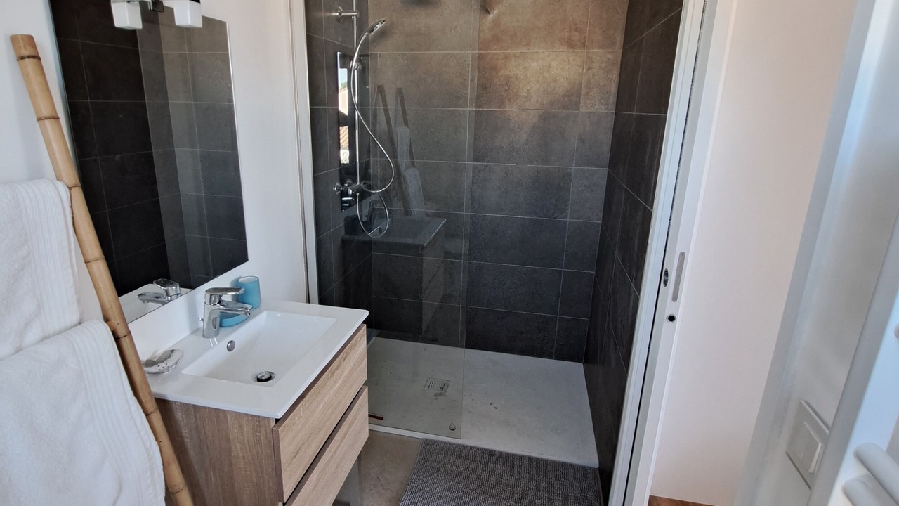 Photo of Bathroom in Lansargues