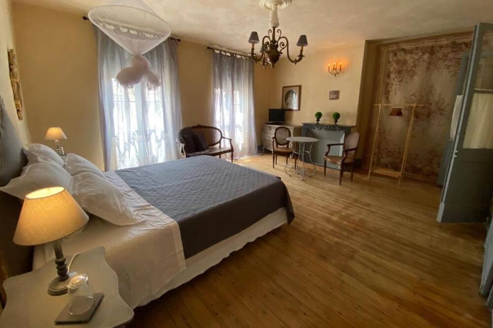 Photo of Bedroom in Casseneuil