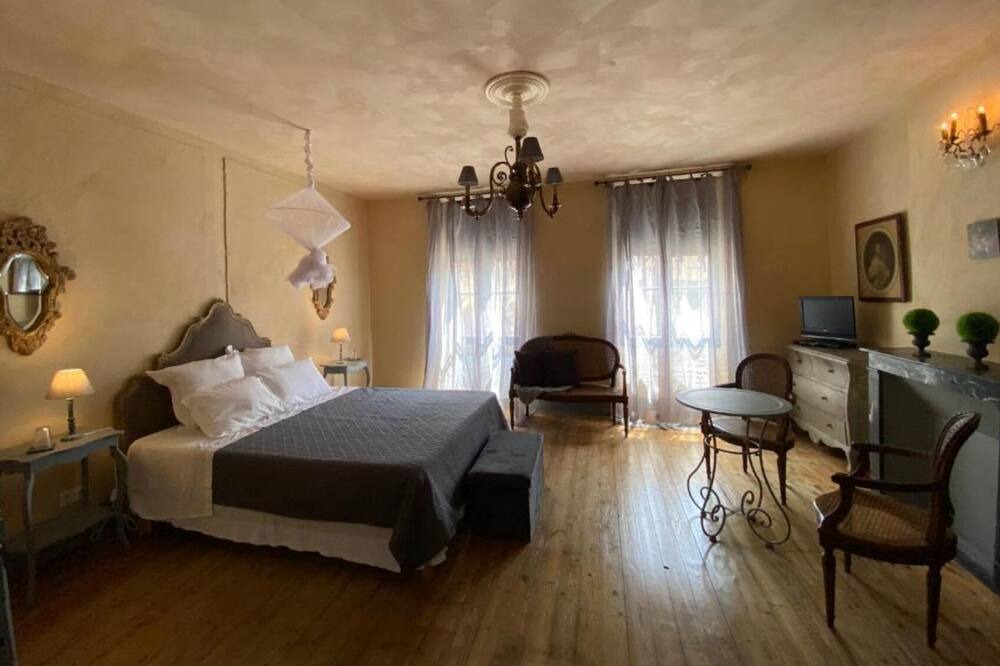 Photo of Bedroom in Casseneuil