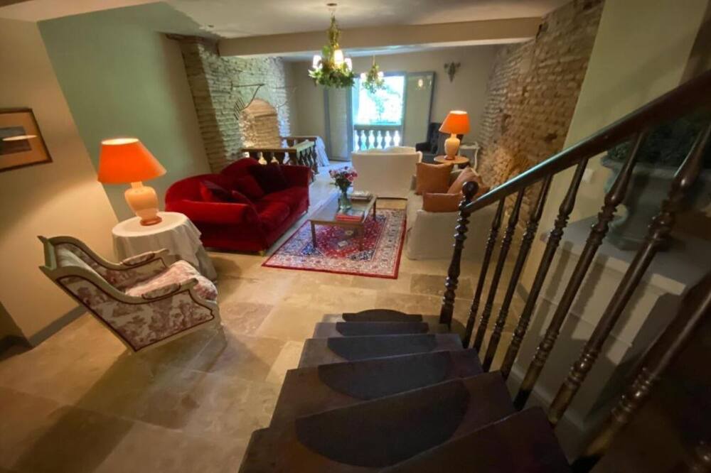 Photo of Livingroom in Casseneuil